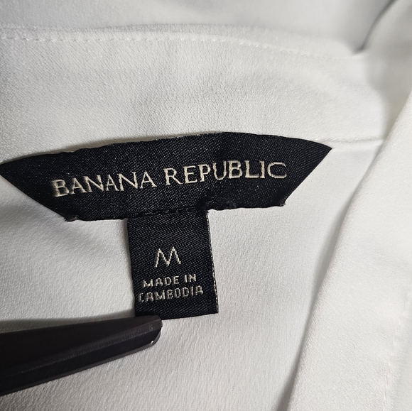 Banana Republic V-Neck Short Sleeve Front Pleated Round Hem Blouse Size M - Picture 7 of 11